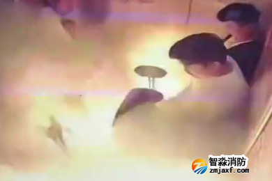 電動(dòng)車(chē)樓道充電引起火災(zāi)